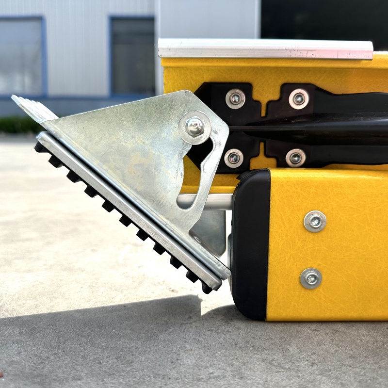 Insulated Fiberglass Extension Ladder