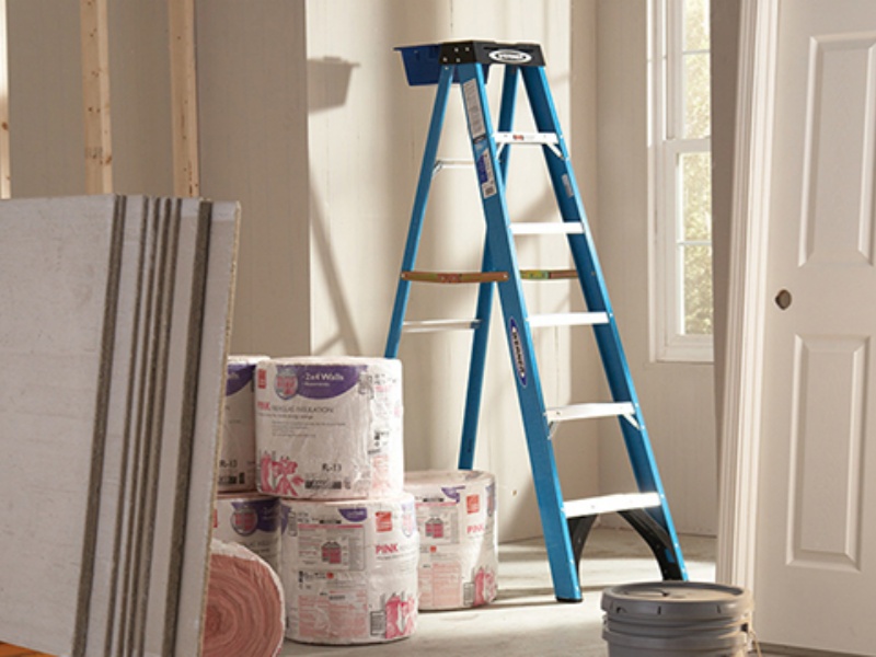 Comparison of Service Life of Different Ladder Materials
